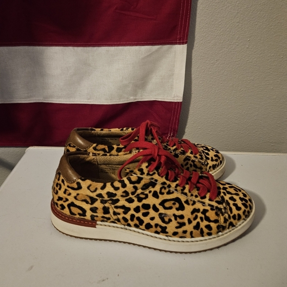 Hush Puppies Women's Sabine Leopard Calf Hair Sneakers red 7.5 like new - Picture 5 of 10